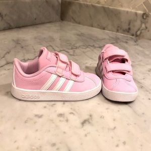 Toddler Girls Adidas sneaks - size 7